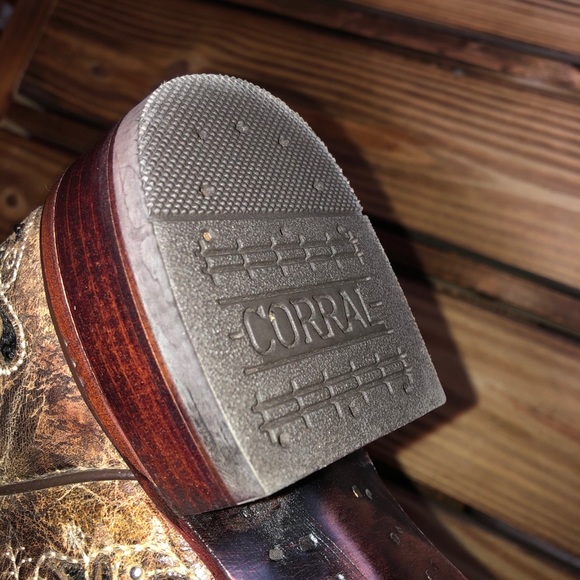Corral Boots - Picture 4 of 6